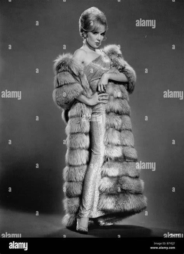 A publicity photo of Edie Adams. | Source: Wikimedia Commons