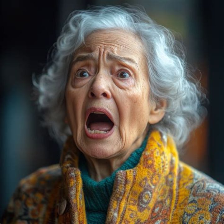 A teary-eyed senior lady | Source: Pexels