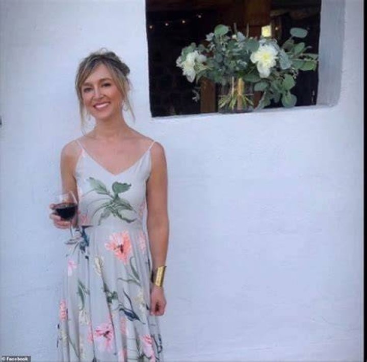 Ana Liss, 35