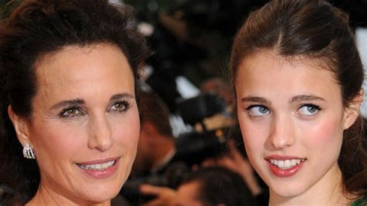 Andie MacDowell and her daughter at the "Muppets From Space" premiere n July 12, 1999 | Source: Getty Images