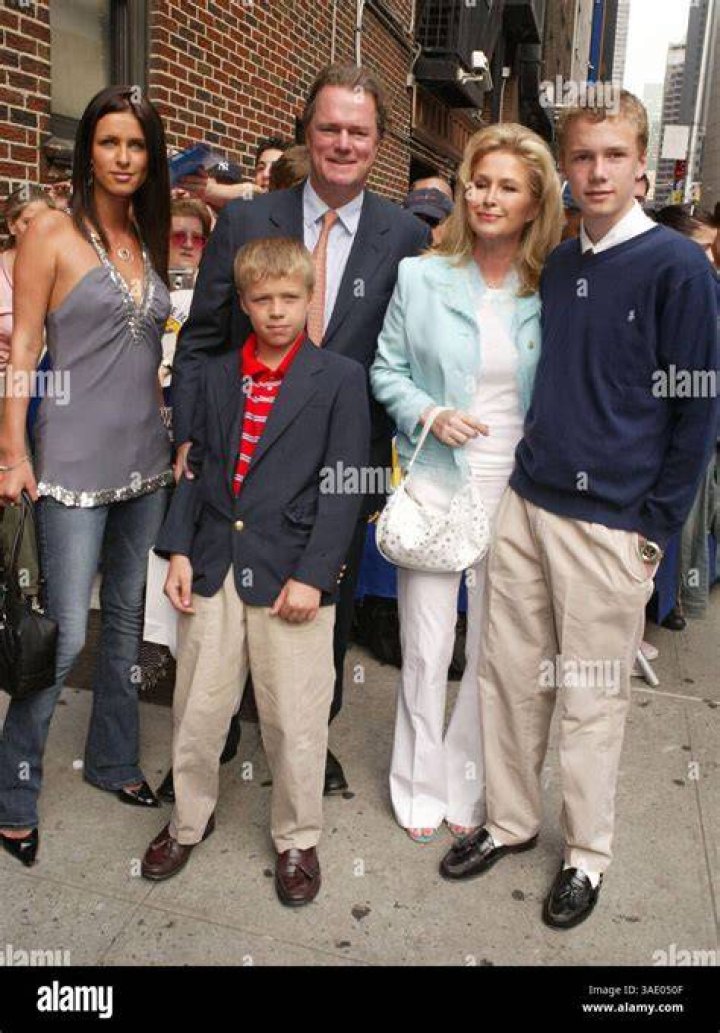 Barron, Paris, Nicky, Kathy and Rick Hilton at the World Music Awards in Monaco, in 2010. | Source: Getty Images