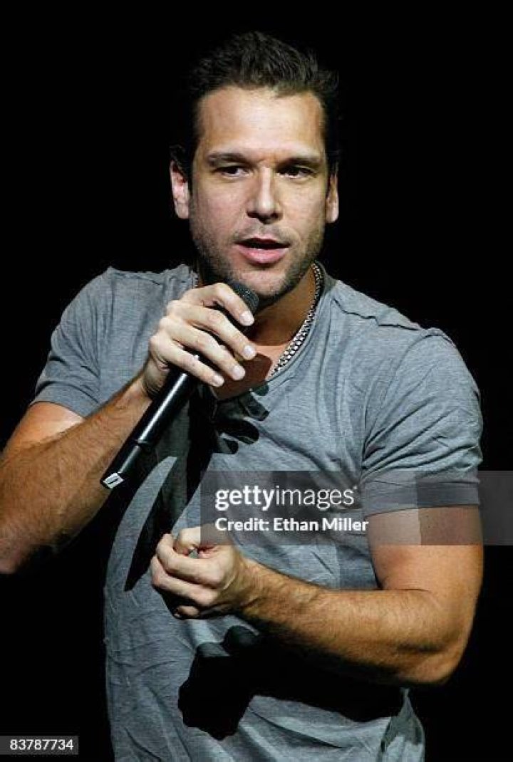 Dane Cook performing during New York Comedy Festival in New York on November 4, 2016 | Source: Getty Images 