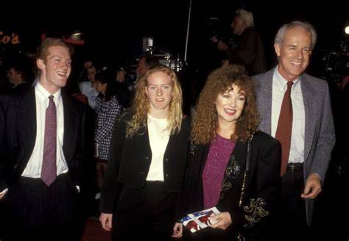 Erin Farrell, Shelley Fabares, and Mike Farrell at the "ABC Fall Premiere Party" on September 12, 1990 | Source: Getty Images
