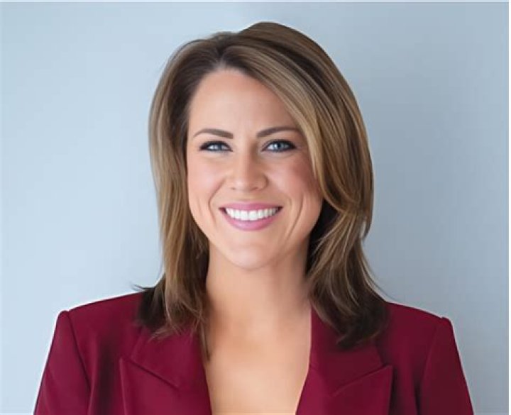 Erin Perrine Net Worth, Age, Biography, Boyfriend, Birthday And Her Information. The Boring
