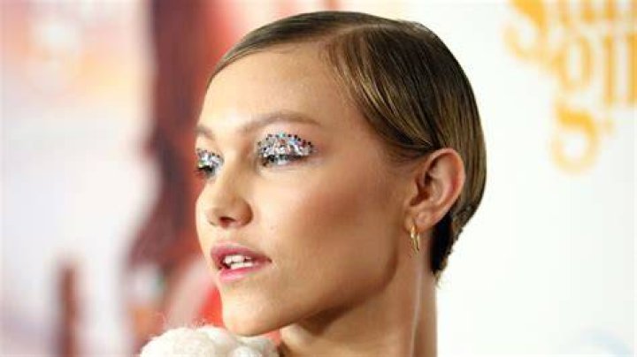 Grace VanderWaal completely different make over that shook everyone on the twitter.
