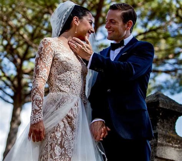 Is Emily Compagno still married to her Husband Peter Riley? OtakuKart