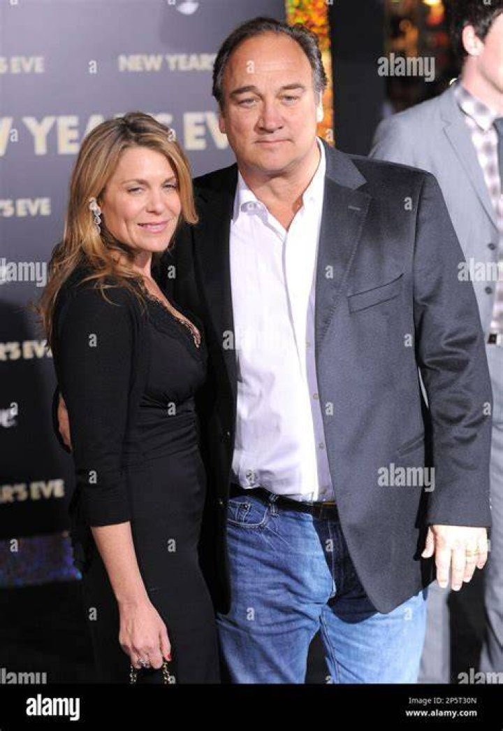Jim Belushi and Jennifer Sloan at Museum of Modern Art on November 14, 2017. | Photo: Getty Images