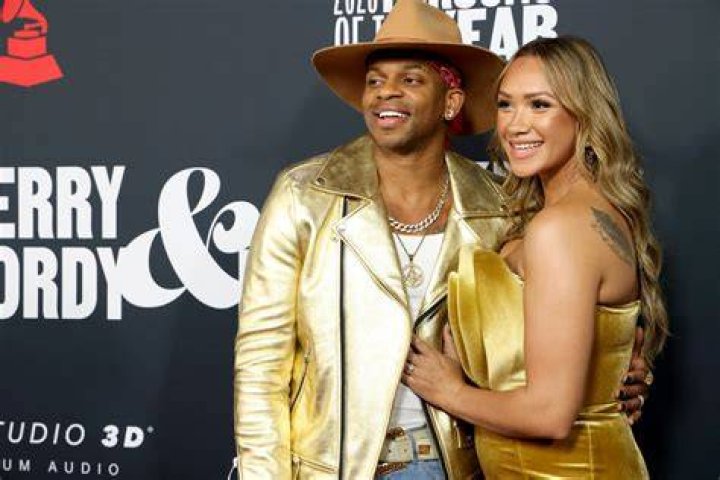 Jimmie Allen and mom attend the 57th Academy of Country Music Awards on March 07, 2022 in Las Vegas, Nevada. | Source: Getty Images