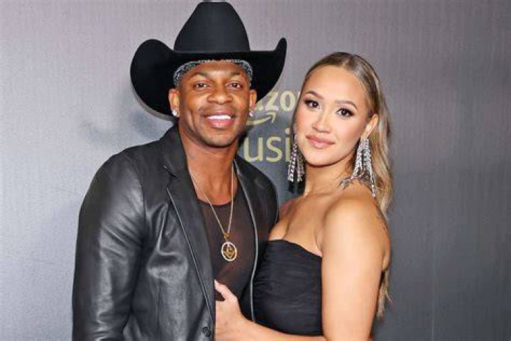 Jimmie Allen (R) and Angela Allen attend the 2019 CMT Music Awards at Bridgestone Arena, on June 5, 2019 in Nashville, Tennessee. | Source: Getty Images