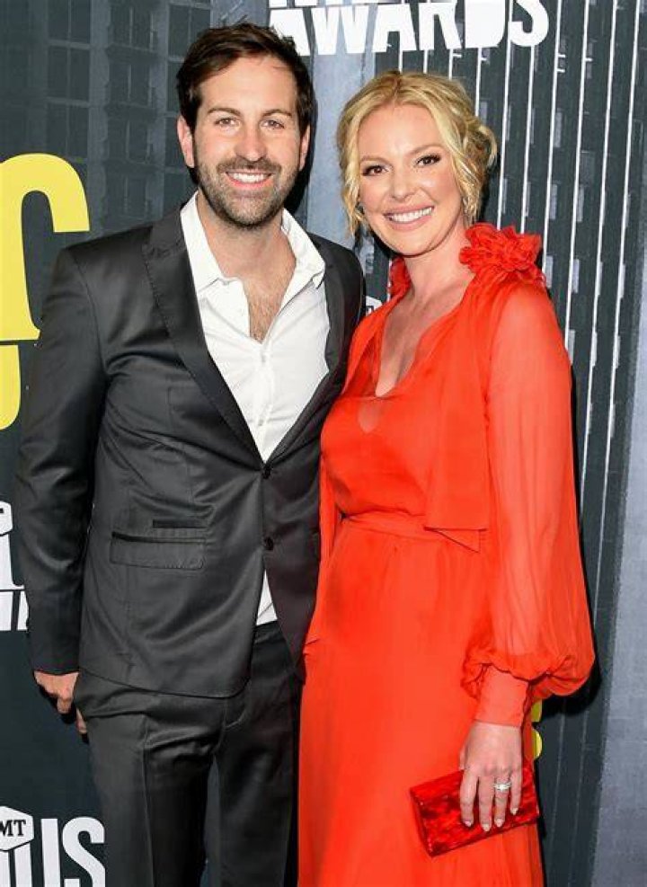 Josh Kelley and Katherine Heigl at&nbsp;the&nbsp;CMT Music Awards&nbsp;on June 7, 2017, in Nashville, Tennessee | Photo:&nbsp;Kevin Mazur/WireImage/Getty Images