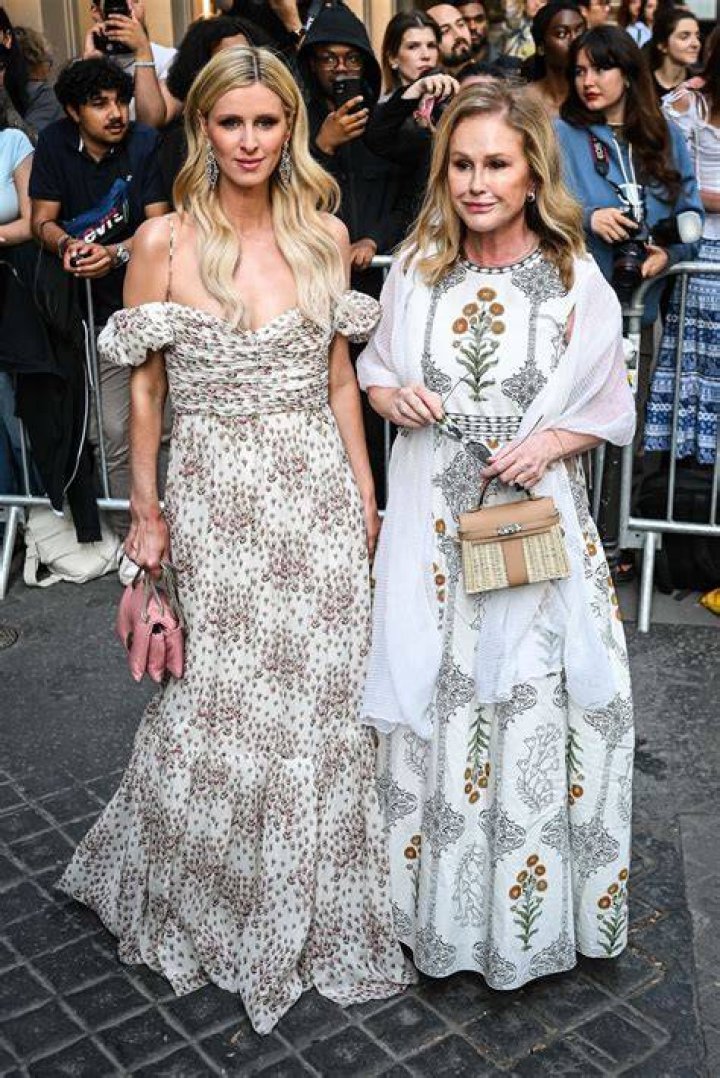 Kathy Hilton and Nicky Hilton at the Valentino Haute-Couture during Fashion Week Fall / Winter 2012/13, in Paris, France. | Source: Getty Images