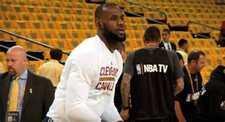 LeBron James warming up before a game at Madison Square Garden on April 9, 2018 in N.Y City. | Photo: Getty Images