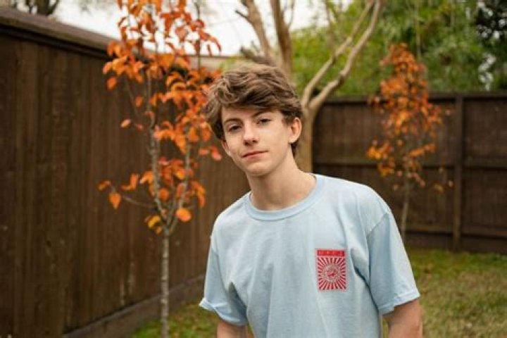 Lone Star” actor dies at 18 – Legacy.com