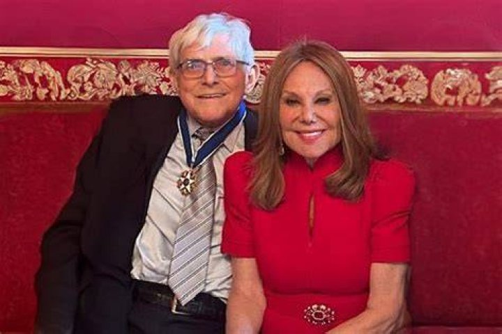 Marlo Thomas and Phil Donahue at the Iris Awards Banquet on March 4, 1978 | Source: Getty Images