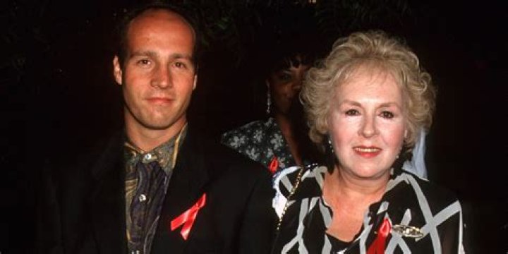 Michael Cannata and Doris Roberts during Peace Over Violence's 35th Annual Humanitarian Awards Dinner in Beverly Hills, California, on October 28, 2006 | Source: Getty Images