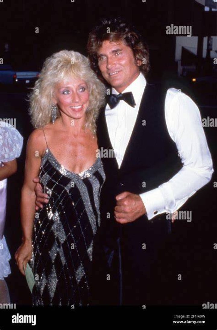 Michael Landon, wife Cindy Landon, daughter Jennifer Landon, and son Sean Landon at the "Gorillas in the Mist: The Story of Dian Fossey" on September 19, 1988, in California | Photo: Getty Images