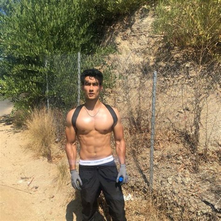 OMG, model Alex Landi is the hunk in Doja and SZA's new video for 'Kiss Me More' OMG.BLOG