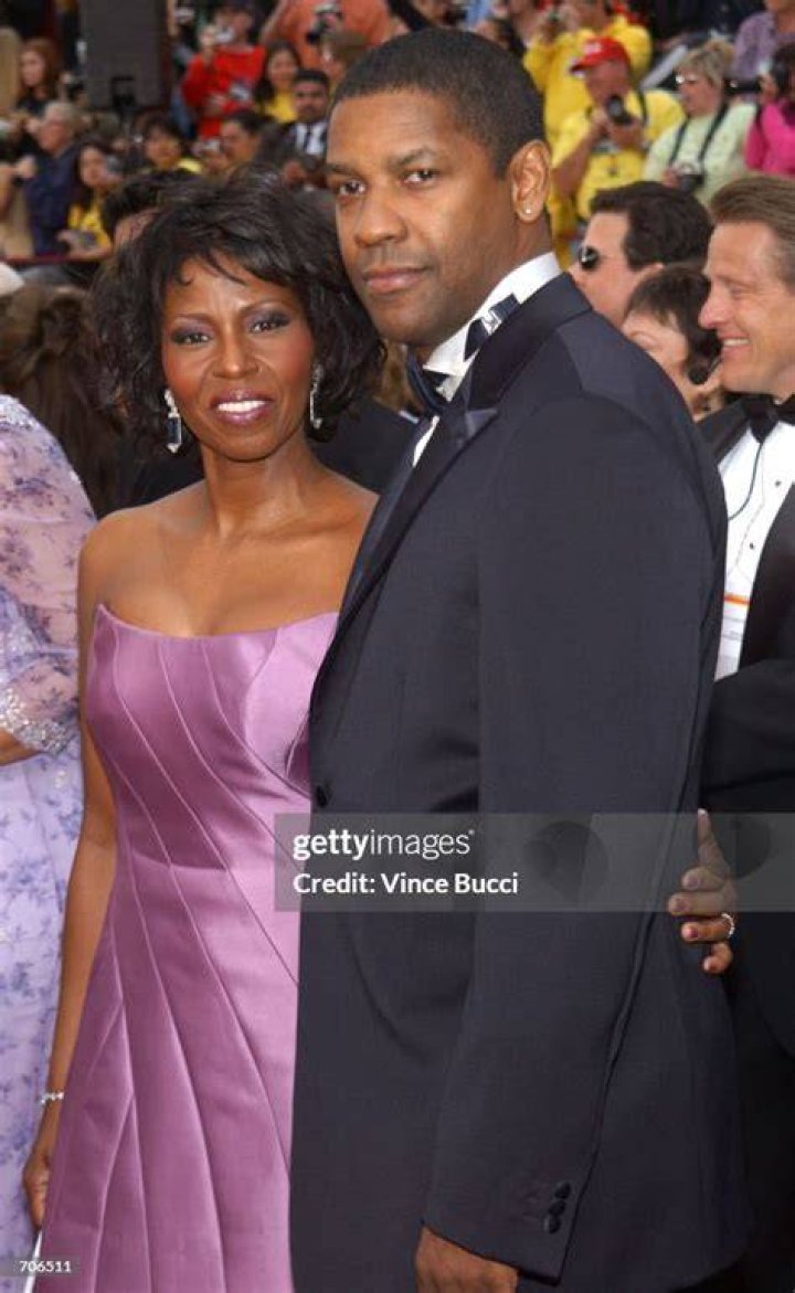 Pauletta Pearson and actor Denzel Washington arrive at the premiere of Twentieth Century Fox's "Unstoppable" at Regency Village Theater on October 26, 2010 | Source: Getty Images
