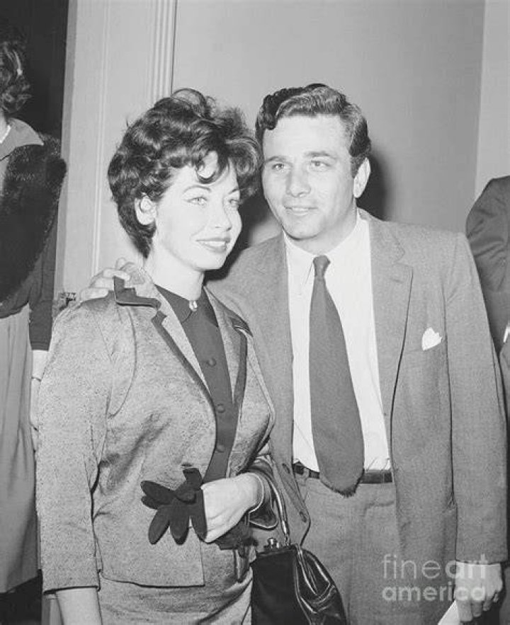 Peter Falk and Alyce Mayo at a party in Los Angeles, California, circa&nbsp;1972 | Source:&nbsp;Getty Images