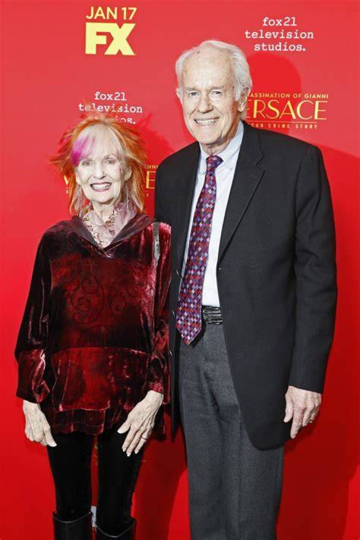 Photo of Mike Farrell and Judy Hayden on the piano | Source: Getty Images