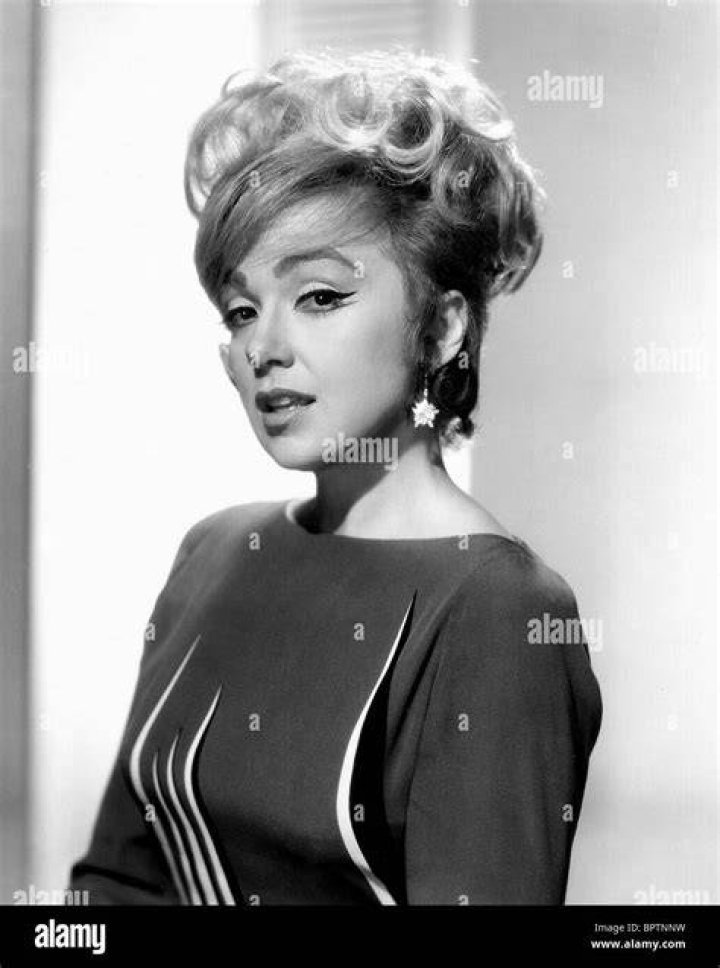 Publicity photo of Edie Adams in 1958. | Source: Wikimedia Commons