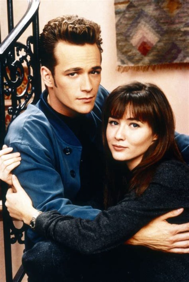 Shannen Doherty and Luke Perry at the 18th Annual People's Choice Awards in Universal City, California in 1992 | Source: Getty Images