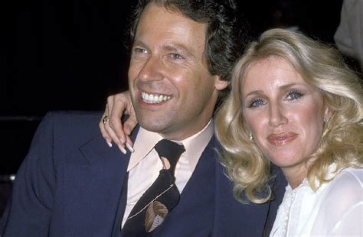 Suzanne Somers and longtime husband Alan Hamel during a 2017 awards ceremony in California. | Photo: Getty Images