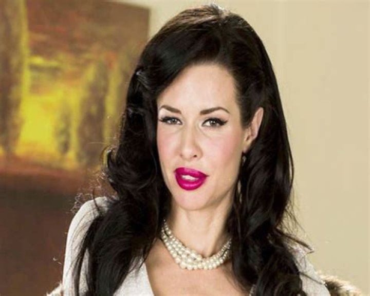 Veronica Avluv Complete Information [ Wiki Photos Videos ]