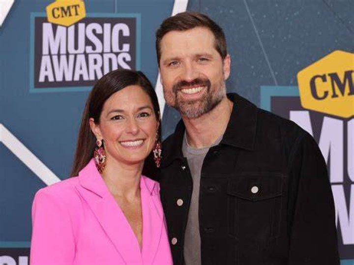 Walker Hayes and Laney Beville Hayes pose at the 2021 American Music Awards at Microsoft Theater on November 21, 2021, in Los Angeles, California | Source: Getty Images