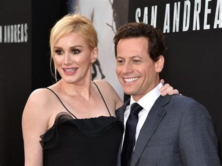 When did Alice Evans and Ioan Gruffudd start dating?